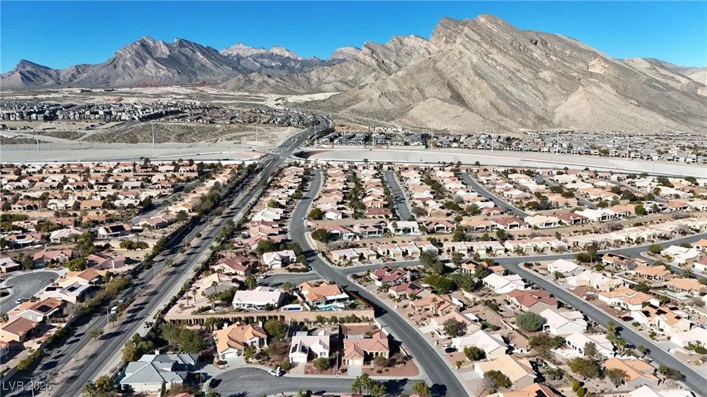 2413 Bluffton, Las Vegas, NV 89134