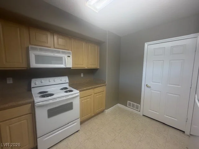8000 Badura, Las Vegas, NV 89113