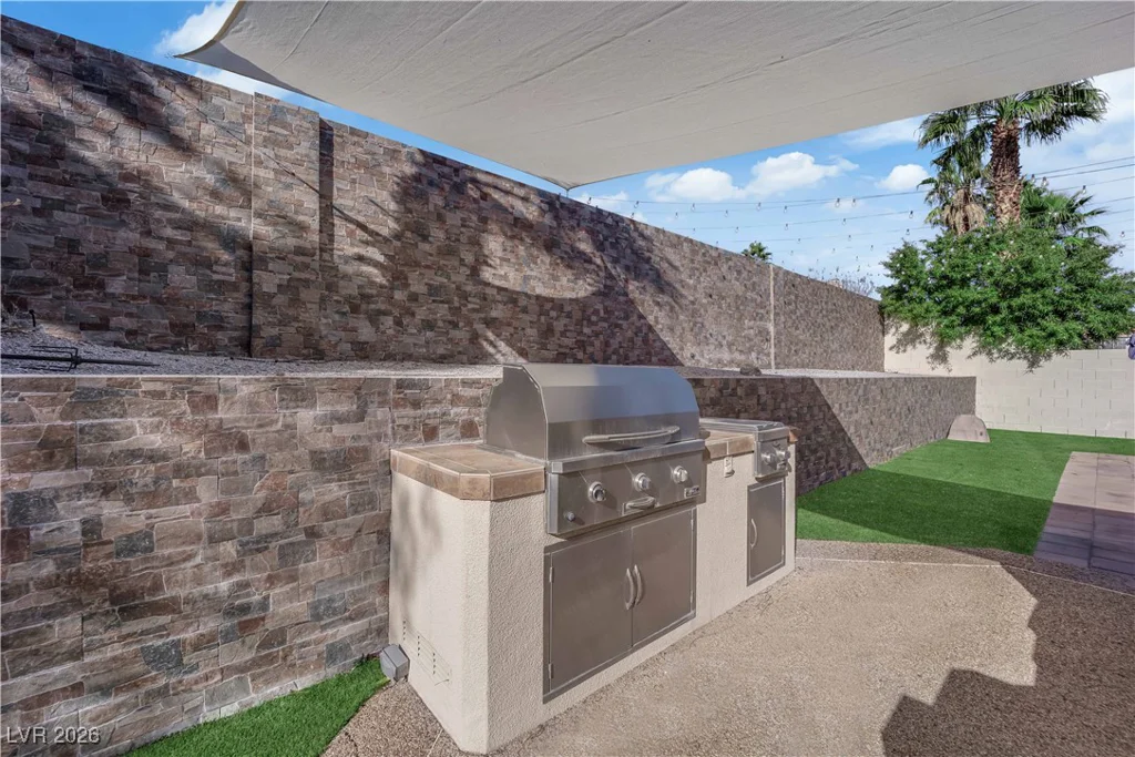 3637 Carol Lark, Las Vegas, NV 89129