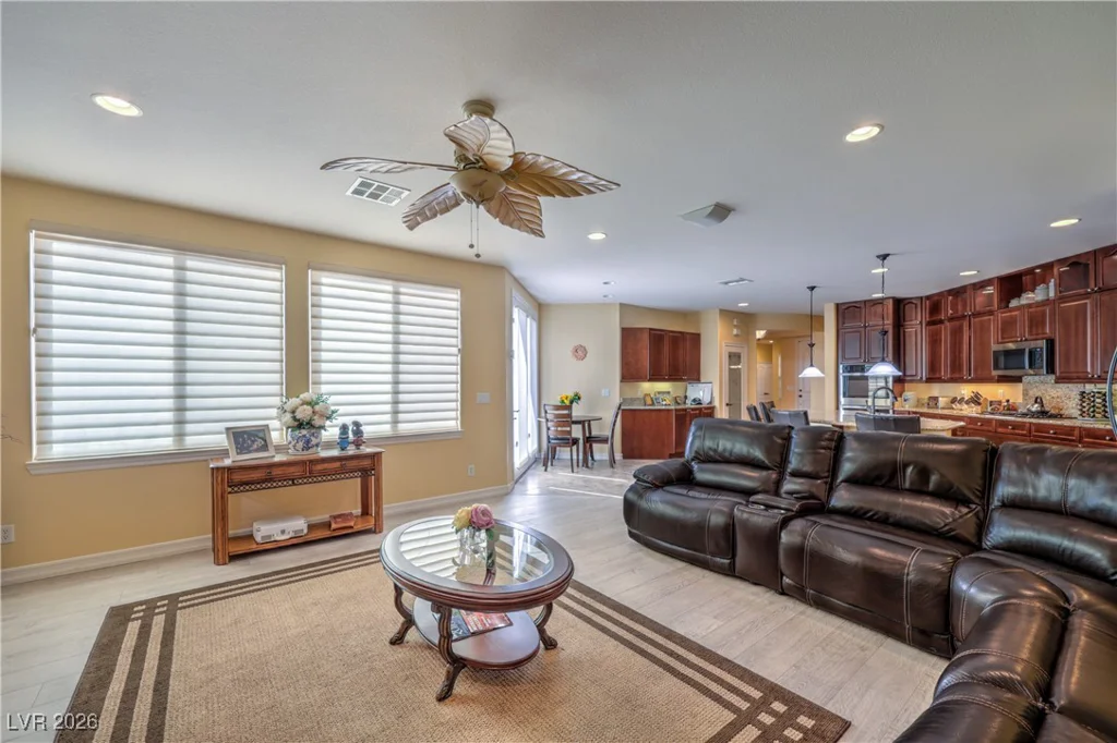10016 Desert Alcove, Las Vegas, NV 89178