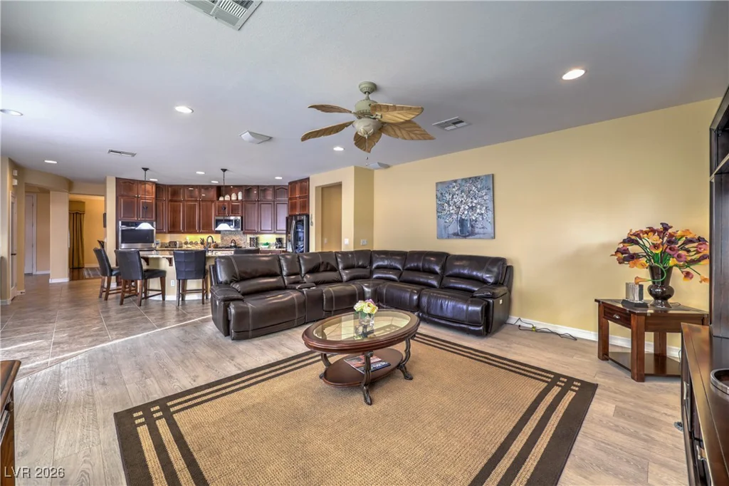 10016 Desert Alcove, Las Vegas, NV 89178