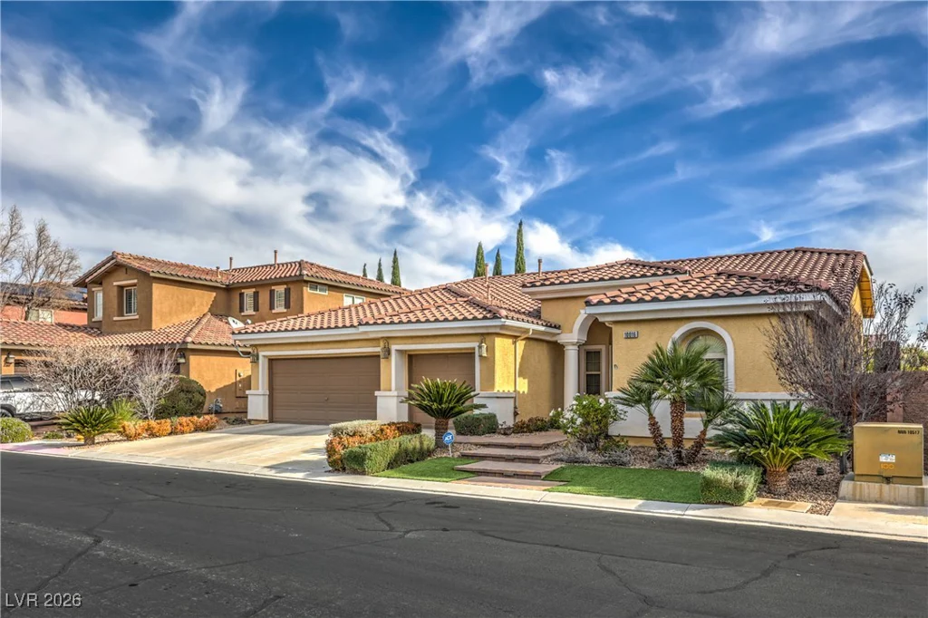 10016 Desert Alcove, Las Vegas, NV 89178