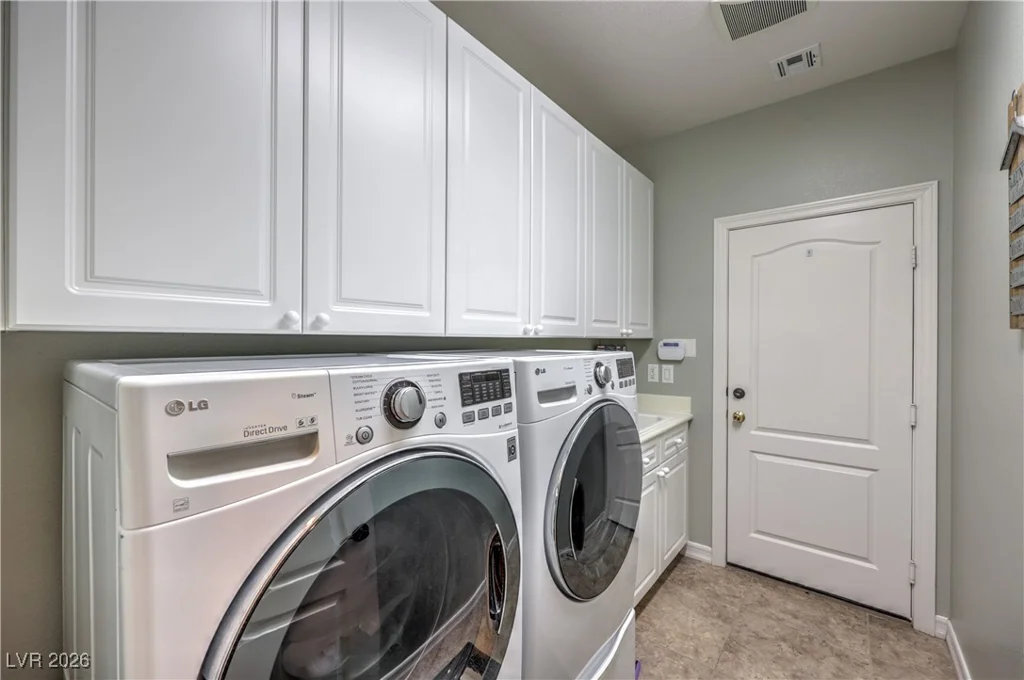 10016 Desert Alcove, Las Vegas, NV 89178