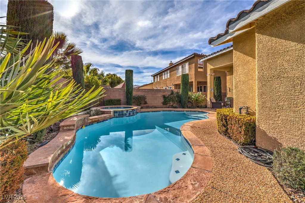 10016 Desert Alcove, Las Vegas, NV 89178