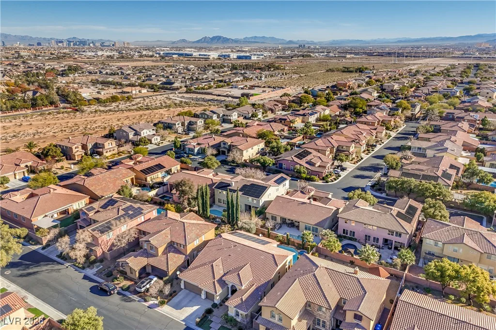 10016 Desert Alcove, Las Vegas, NV 89178