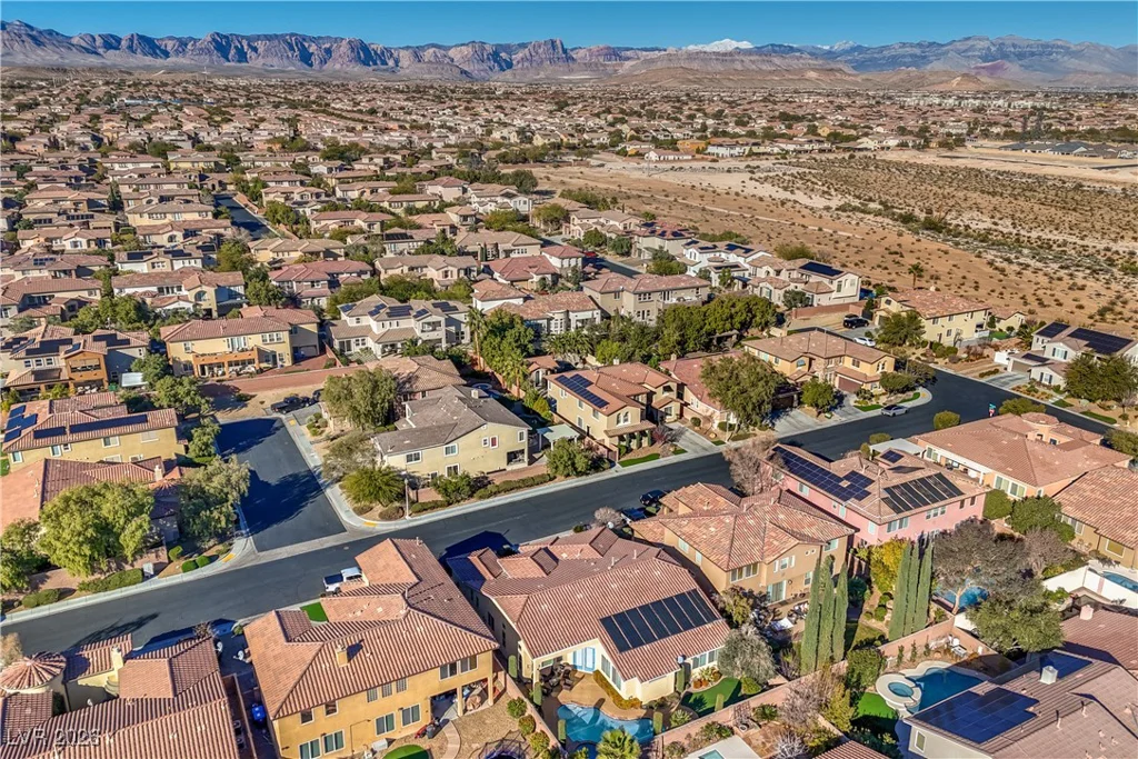 10016 Desert Alcove, Las Vegas, NV 89178