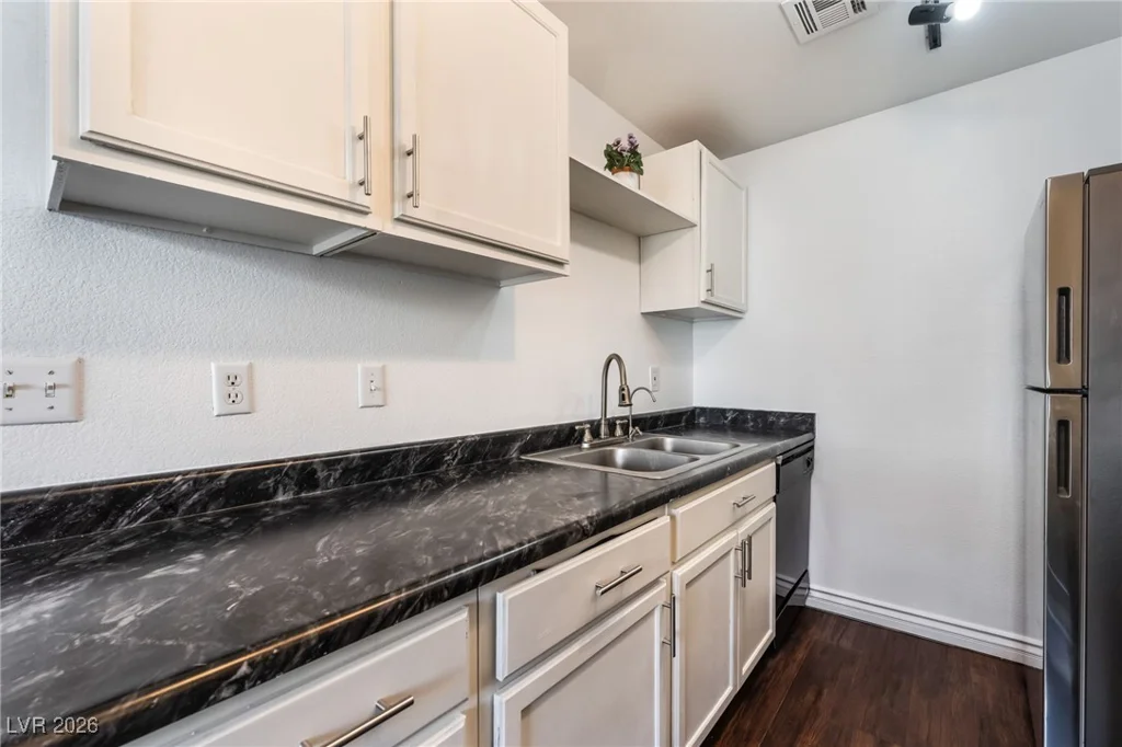 5330 Charleston, Las Vegas, NV 89142