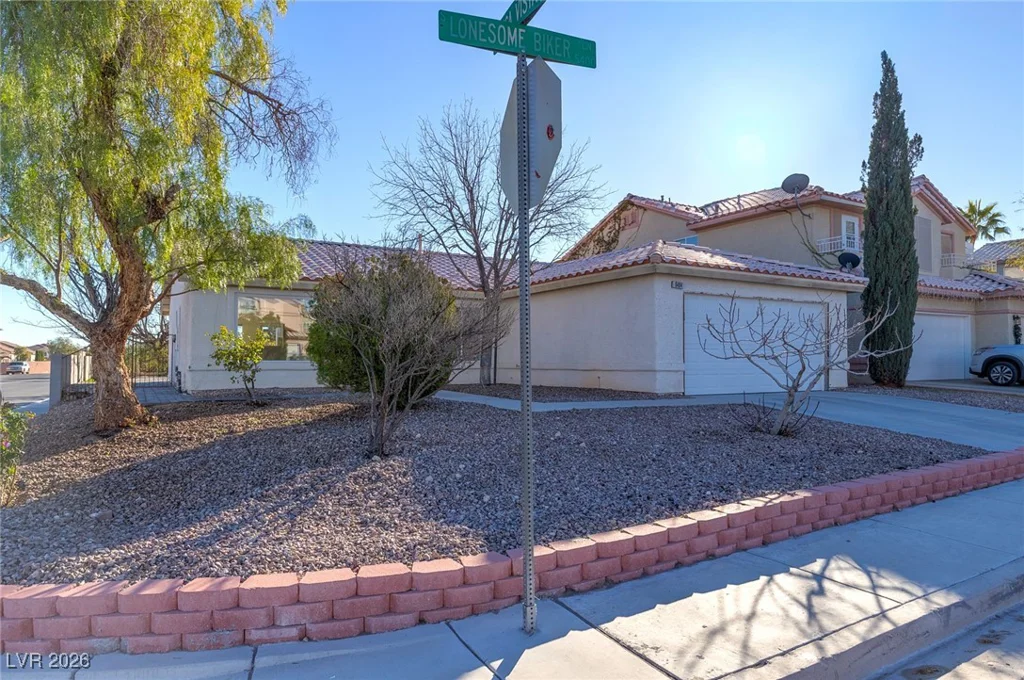 5404 Lonesome Biker, Las Vegas, NV 89113