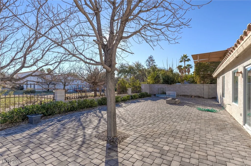 5404 Lonesome Biker, Las Vegas, NV 89113