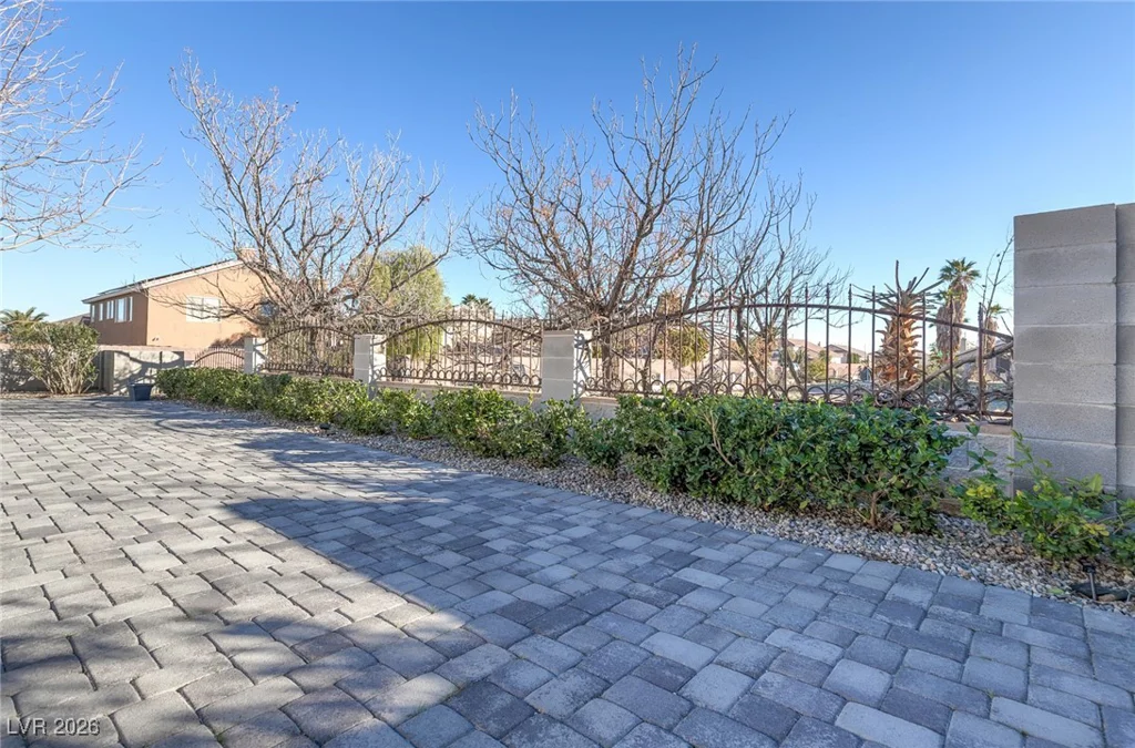 5404 Lonesome Biker, Las Vegas, NV 89113