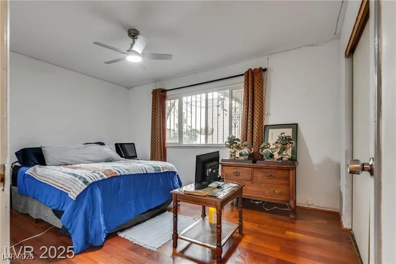 3767 Monument, Las Vegas, NV 89121