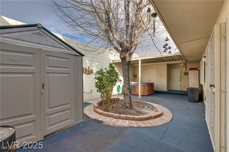 3767 Monument, Las Vegas, NV 89121