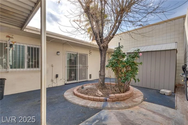 3767 Monument, Las Vegas, NV 89121