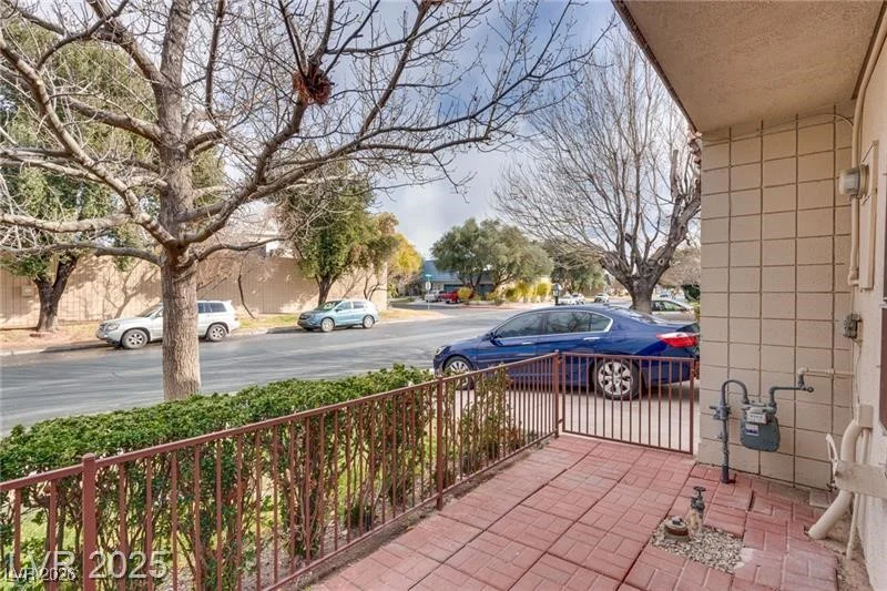 3767 Monument, Las Vegas, NV 89121