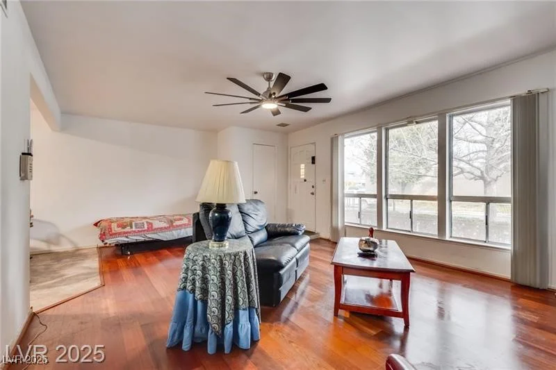3767 Monument, Las Vegas, NV 89121