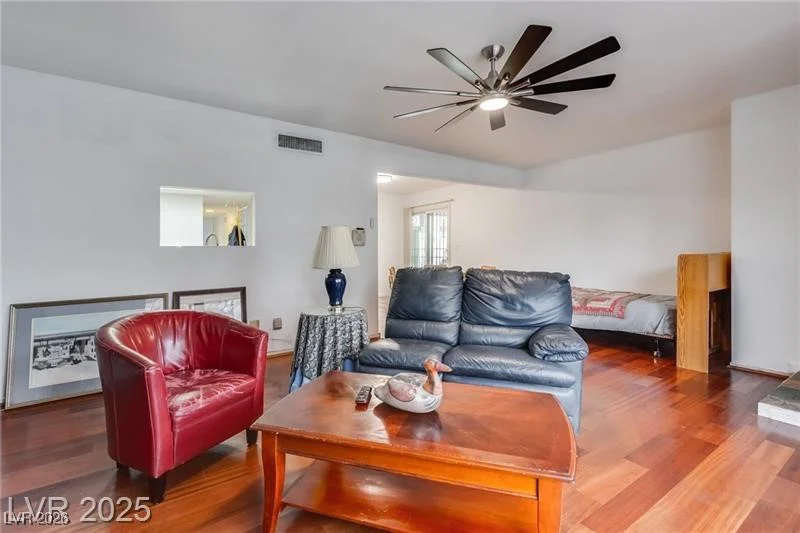 3767 Monument, Las Vegas, NV 89121