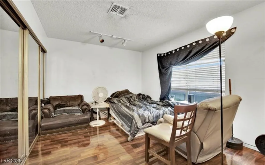 6133 Meadowgrass, Las Vegas, NV 89103