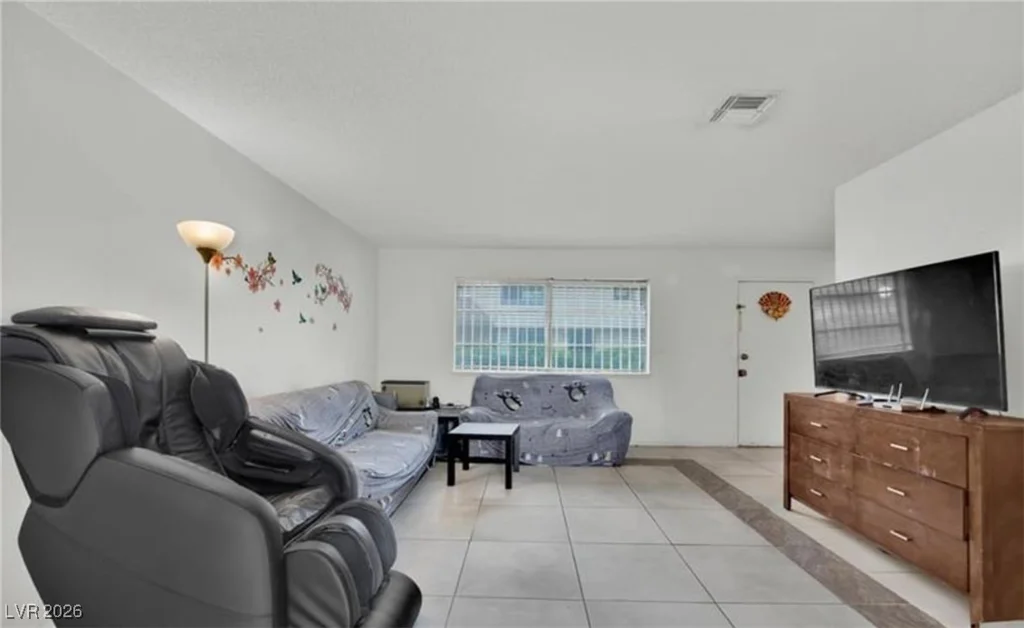 6133 Meadowgrass, Las Vegas, NV 89103