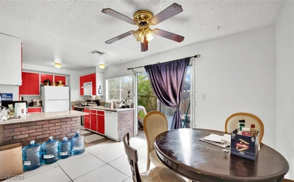 6133 Meadowgrass, Las Vegas, NV 89103