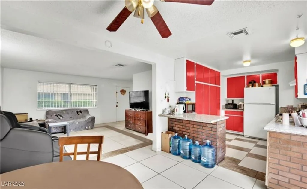 6133 Meadowgrass, Las Vegas, NV 89103