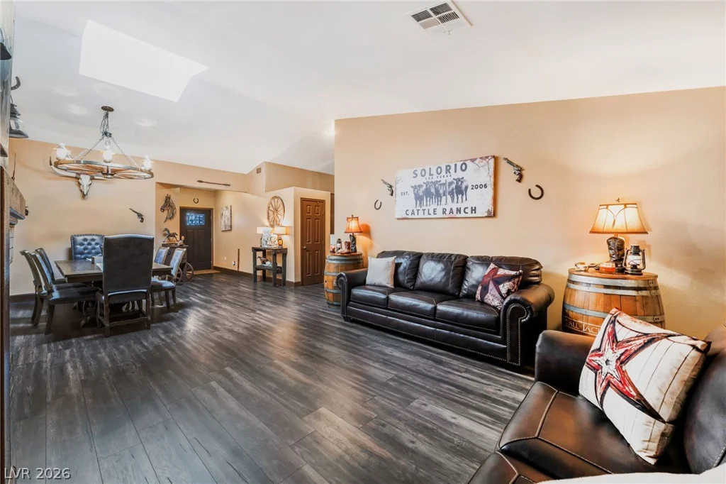 6551 Caddington, Las Vegas, NV 89110