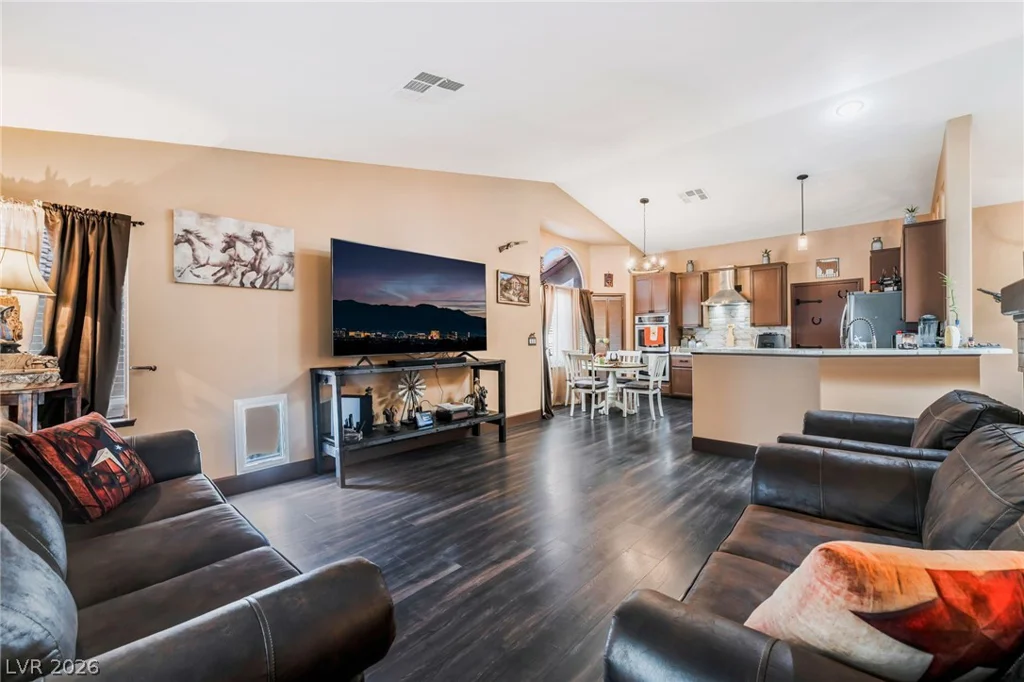 6551 Caddington, Las Vegas, NV 89110