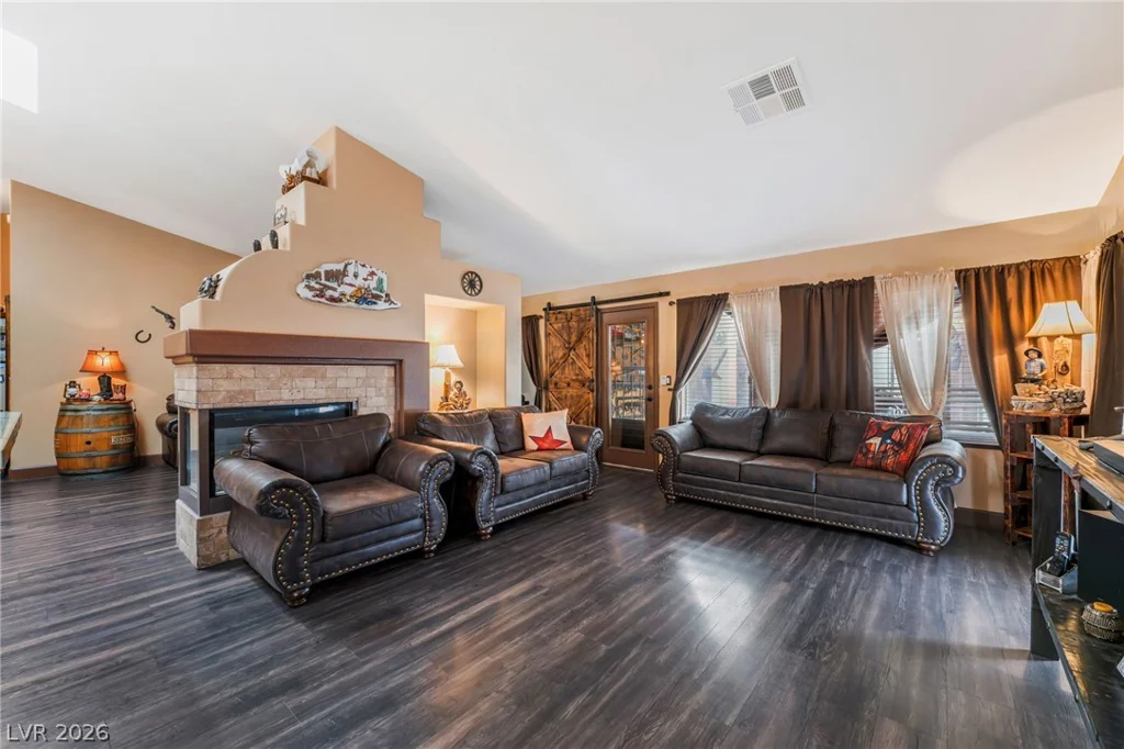 6551 Caddington, Las Vegas, NV 89110
