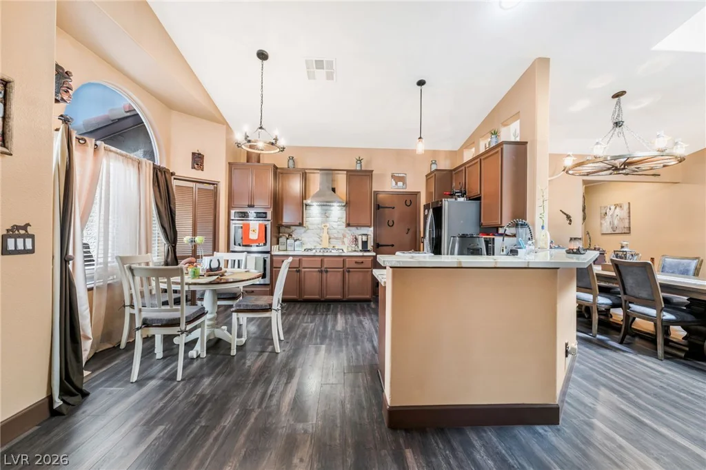 6551 Caddington, Las Vegas, NV 89110