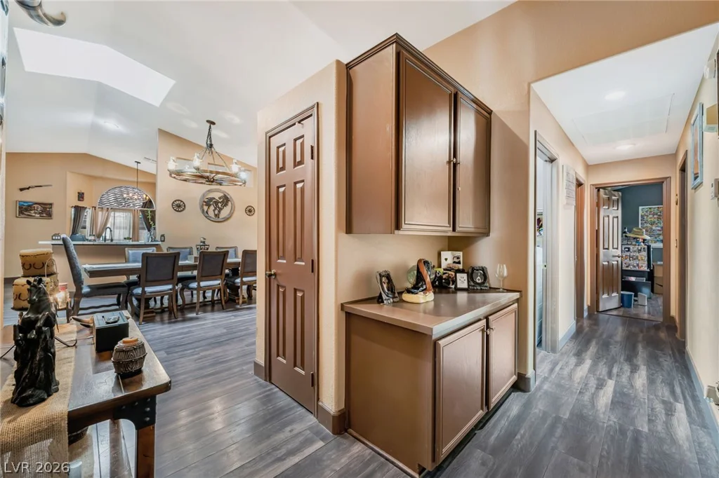 6551 Caddington, Las Vegas, NV 89110