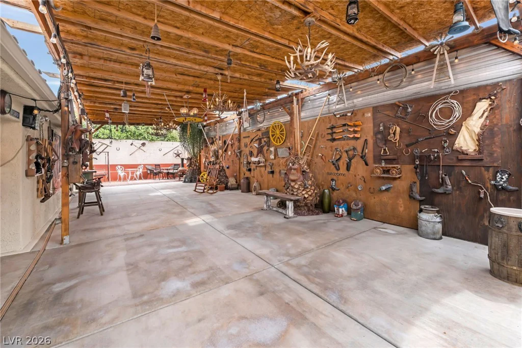 6551 Caddington, Las Vegas, NV 89110