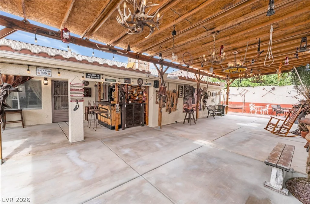 6551 Caddington, Las Vegas, NV 89110