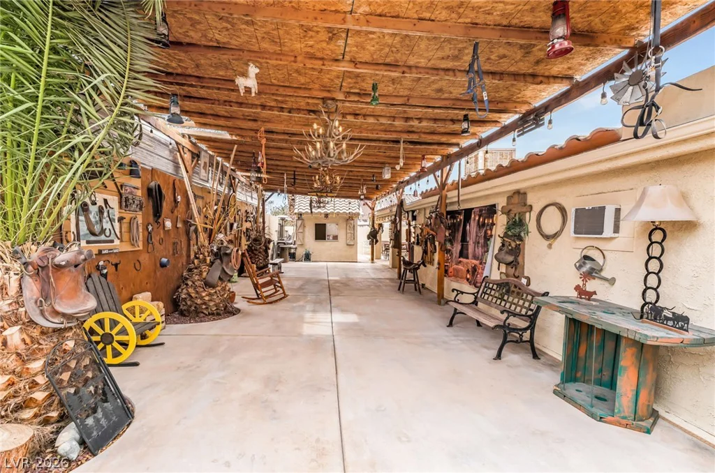 6551 Caddington, Las Vegas, NV 89110