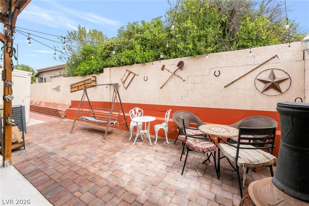 6551 Caddington, Las Vegas, NV 89110