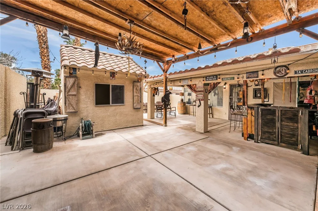 6551 Caddington, Las Vegas, NV 89110
