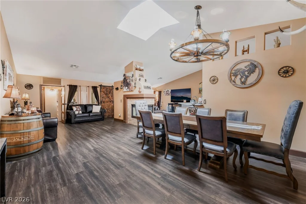 6551 Caddington, Las Vegas, NV 89110