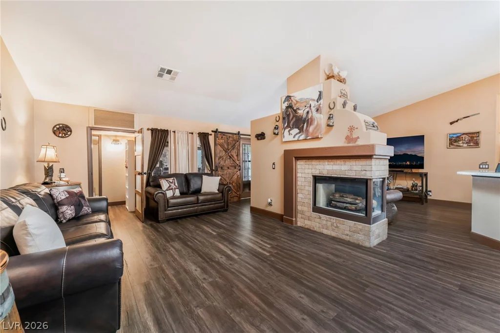 6551 Caddington, Las Vegas, NV 89110