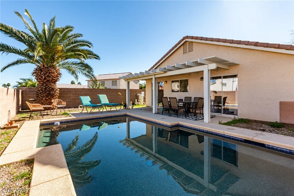 4504 Grotto, North Las Vegas, NV 89031