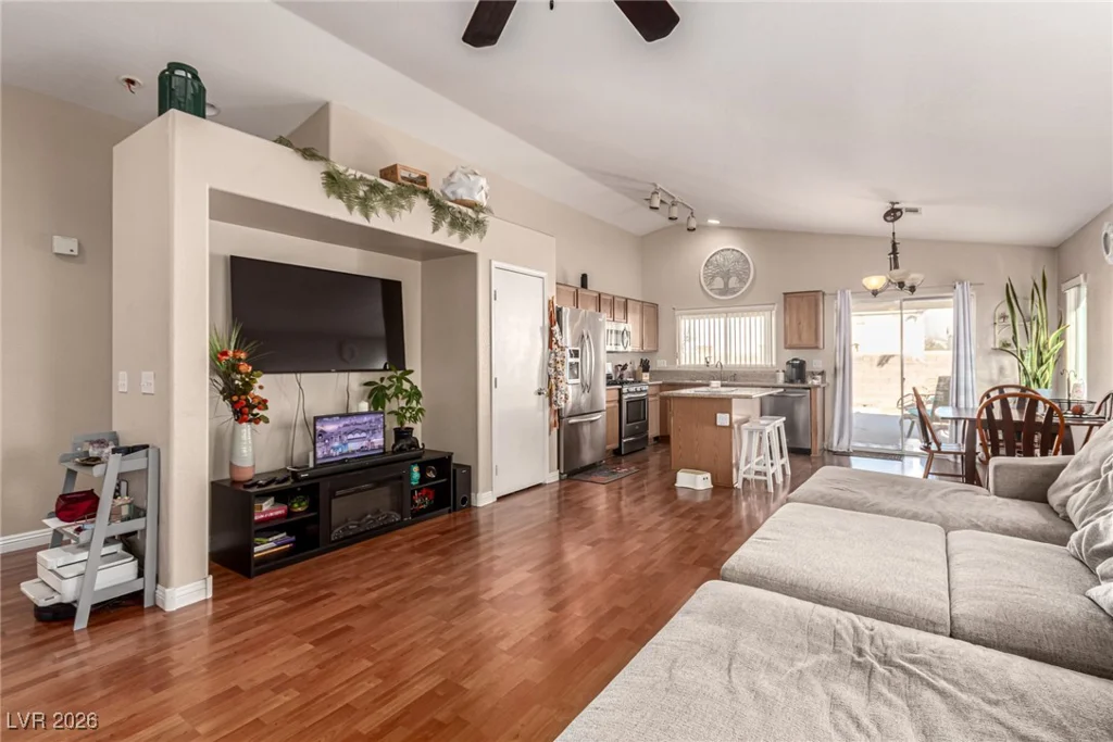4504 Grotto, North Las Vegas, NV 89031