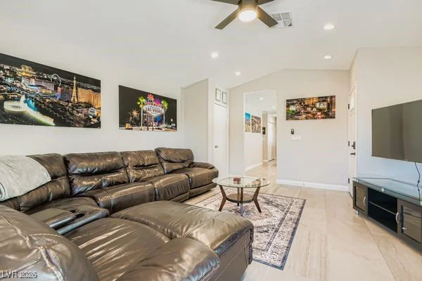 7179 Topeka, Las Vegas, NV 89147