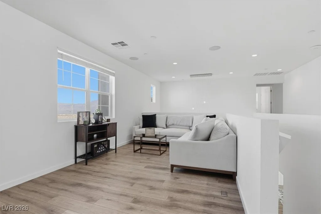 10173 Pleasant Knoll, Las Vegas, NV 89166