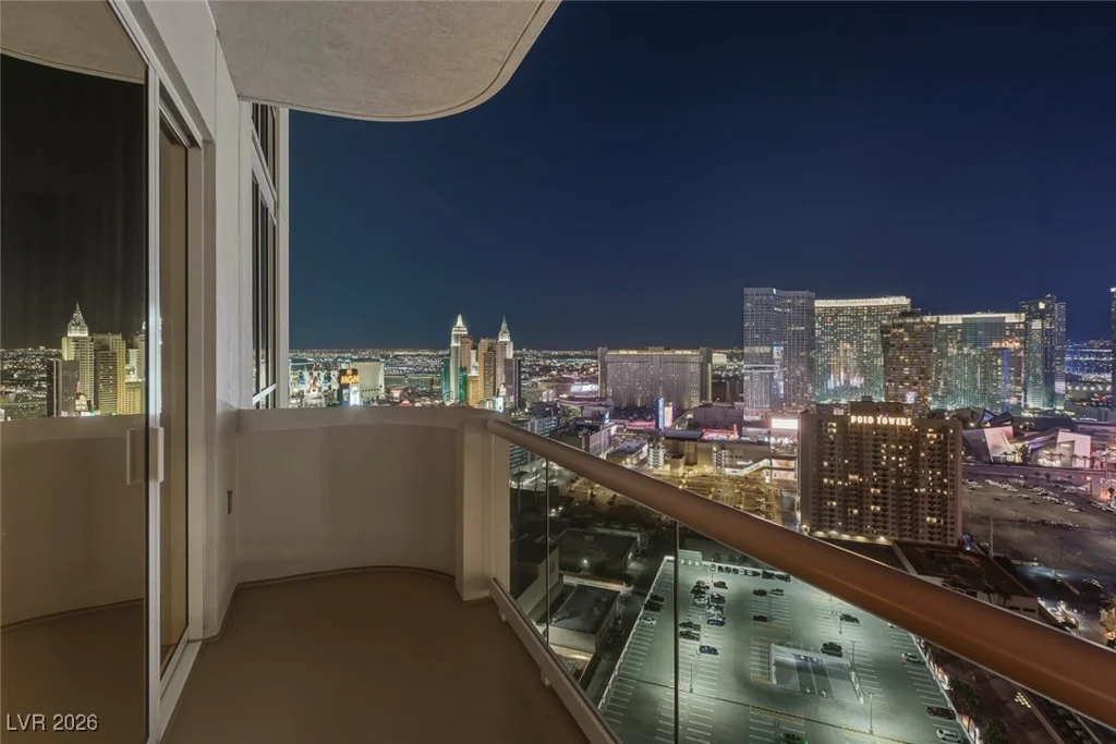 145 Harmon, Las Vegas, NV 89109