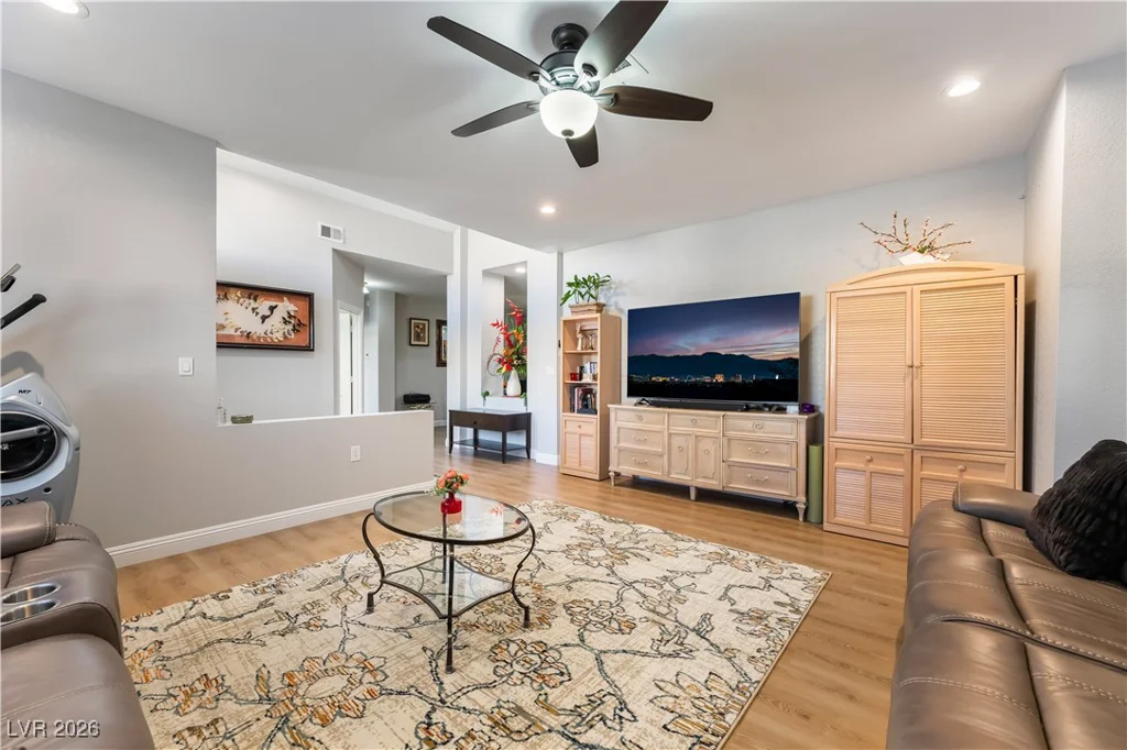 412 Fallwood, Las Vegas, NV 89107