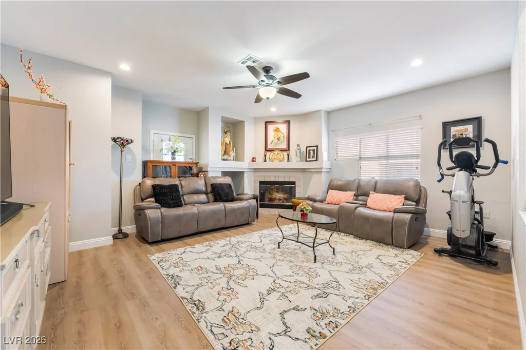 412 Fallwood, Las Vegas, NV 89107