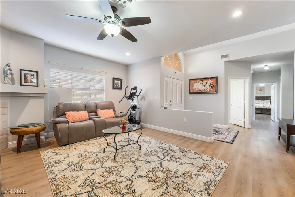412 Fallwood, Las Vegas, NV 89107
