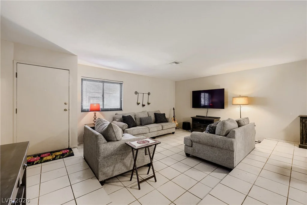4180 Flamingo Crest, Las Vegas, NV 89121