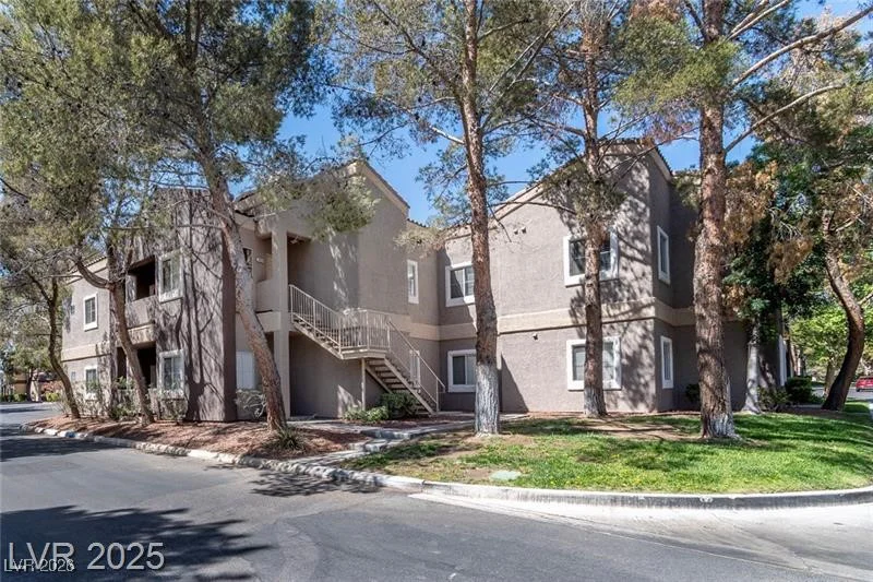 5250 Rainbow, Las Vegas, NV 89118