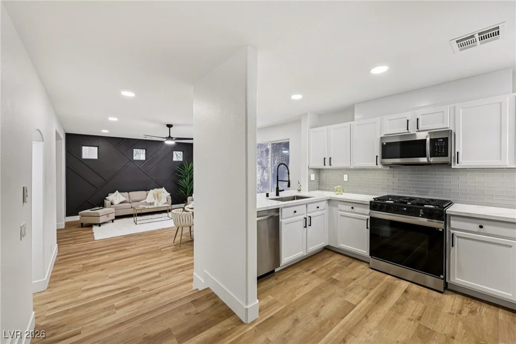 9085 Maycott, Las Vegas, NV 89148