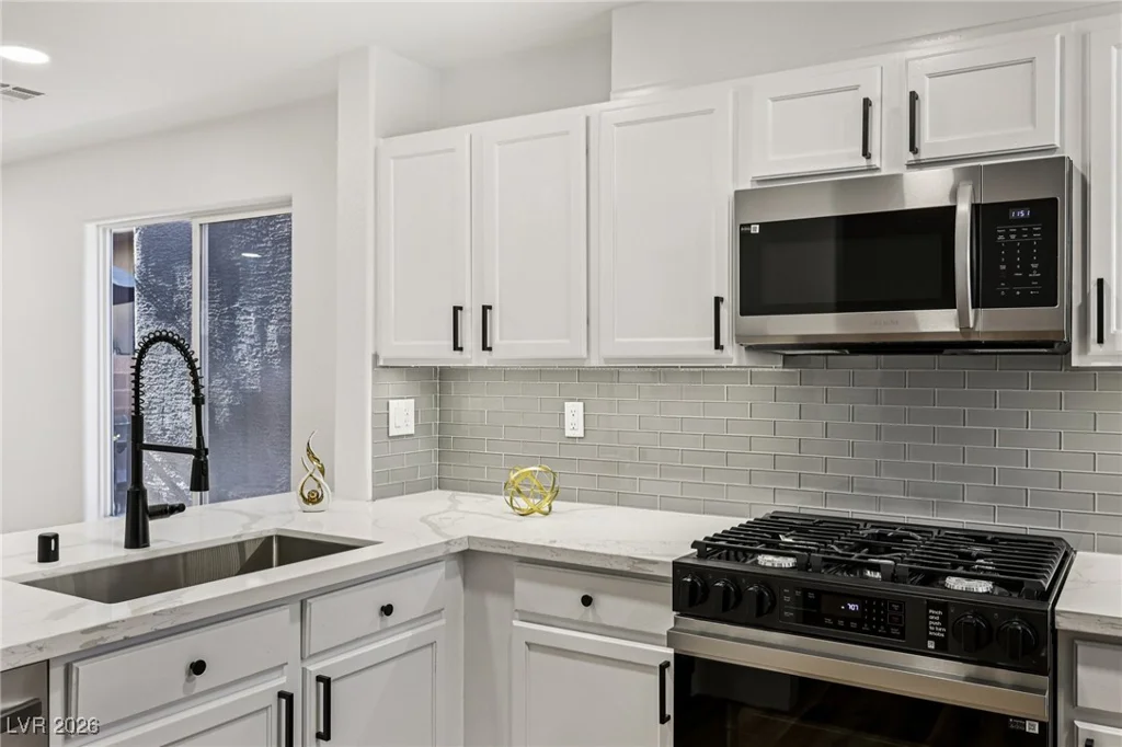 9085 Maycott, Las Vegas, NV 89148