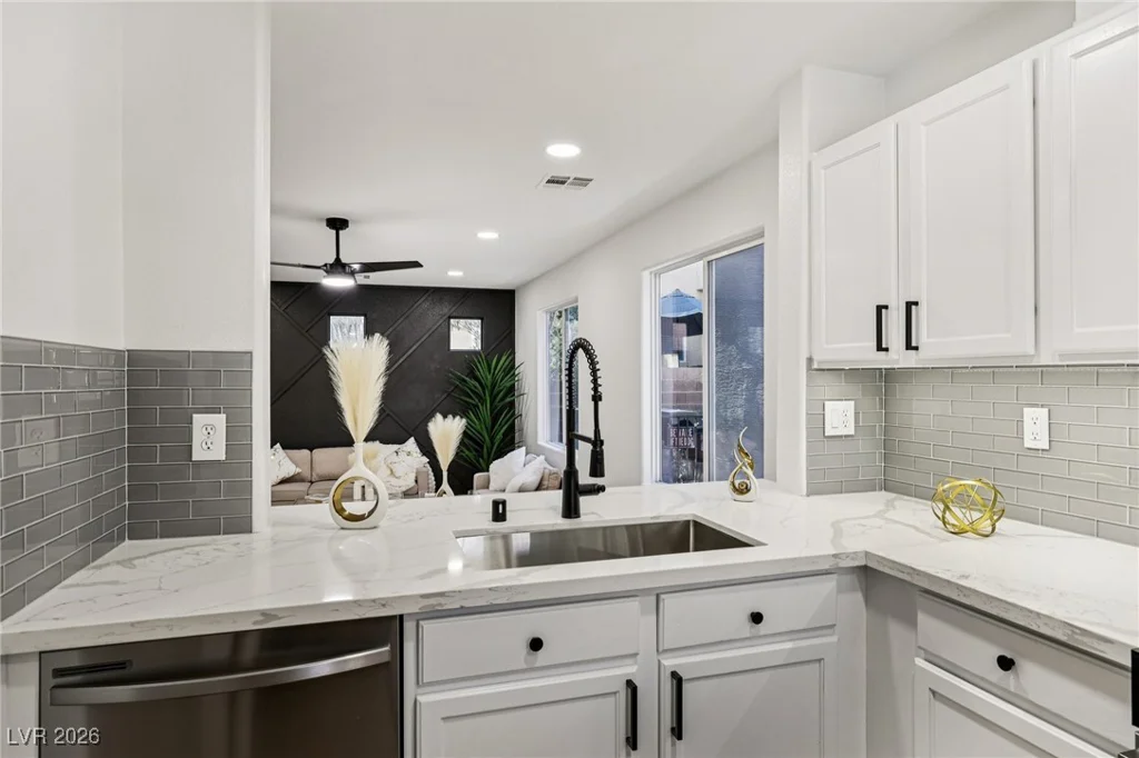 9085 Maycott, Las Vegas, NV 89148