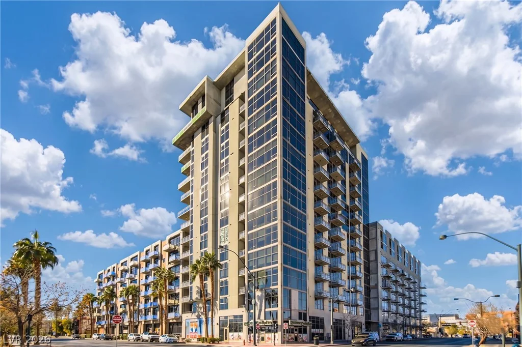 353 Bonneville, Las Vegas, NV 89101